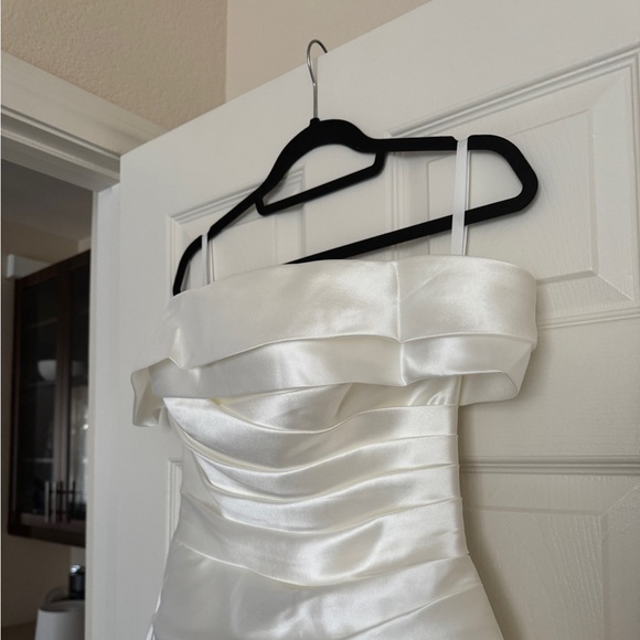 Satin Wedding Dress NWT Luxury Simple Wedding gown White Off Shoulder - Picture 9 of 10